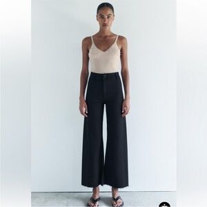 NWT ZARA Marine Straight Wide Leg Jeans. Size: 0. Excellent Condition  🖤